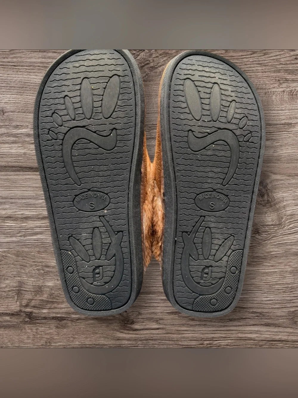 Girls Besroad Brown/Tan Slippers Size Small 5/6